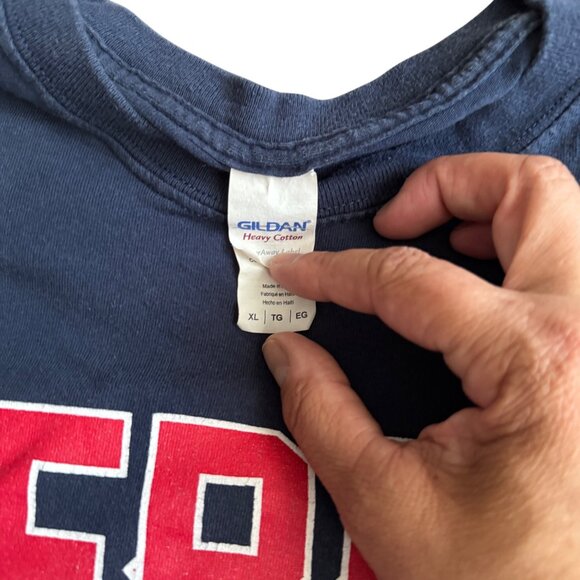 Free Brady Pat 12 Fan Gildan Heavy Cotton T-Shirt XL Navy Blue NFL & MLB Hall Of - Picture 3 of 5